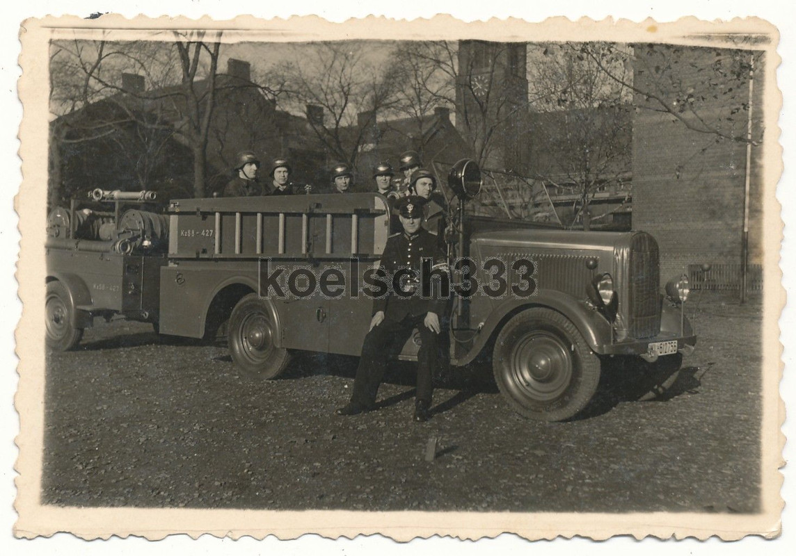 Foto Feuerwehr LKW mit Sd. Anhänger Kfz Kennzeichen Luftwaffe Lu