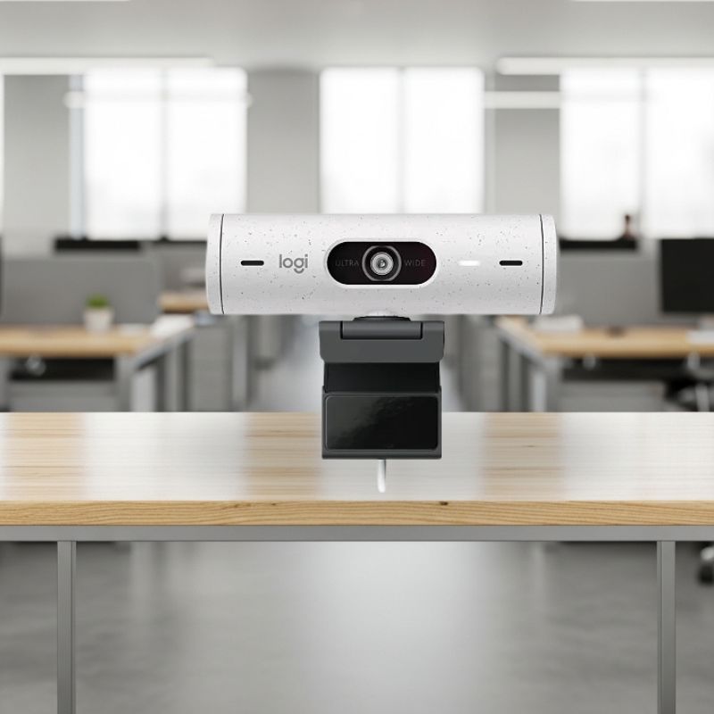 Obturador de privacidade da webcam Brio 500 sendo fechado