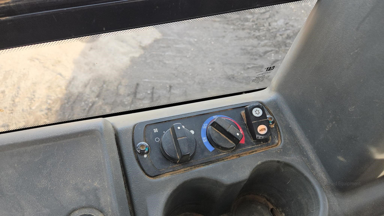 Vehicle thumbnail 16