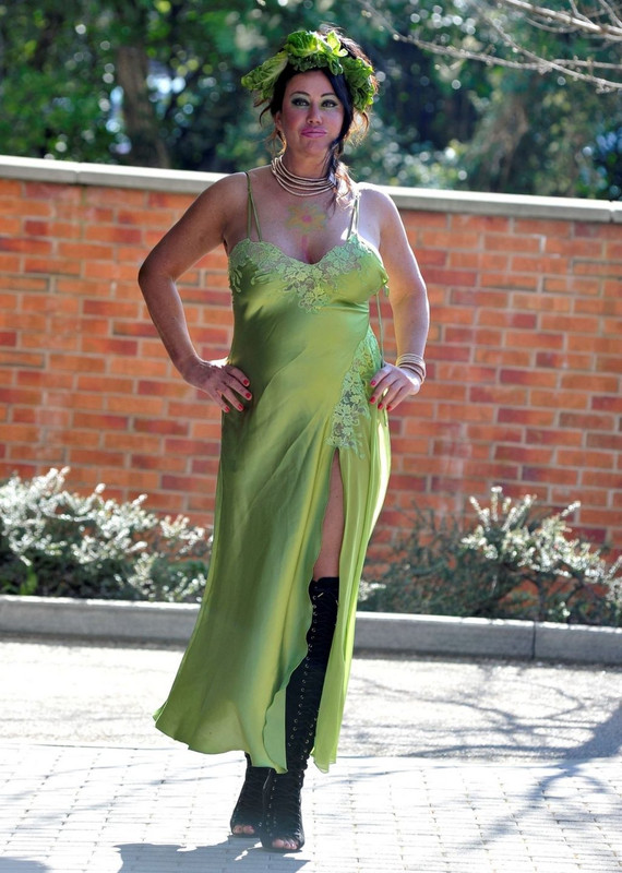 Lisa-Appleton-UpskirtSTARS.com-16-1-1024x1467 (14)