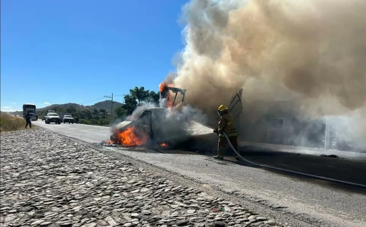 Reportan narcobloqueos en Jalisco tras la detención de 