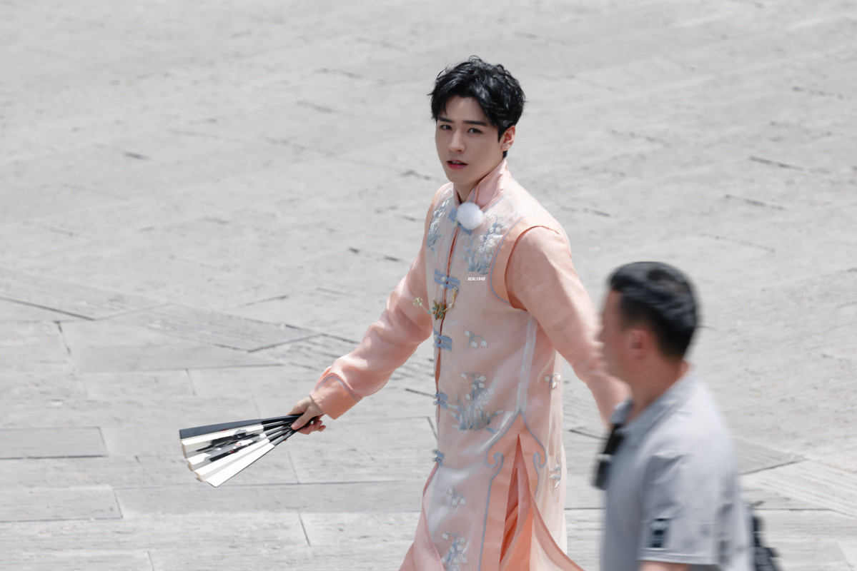 006CT39Tly1hdd4fb0rk0j36bk47sx6s