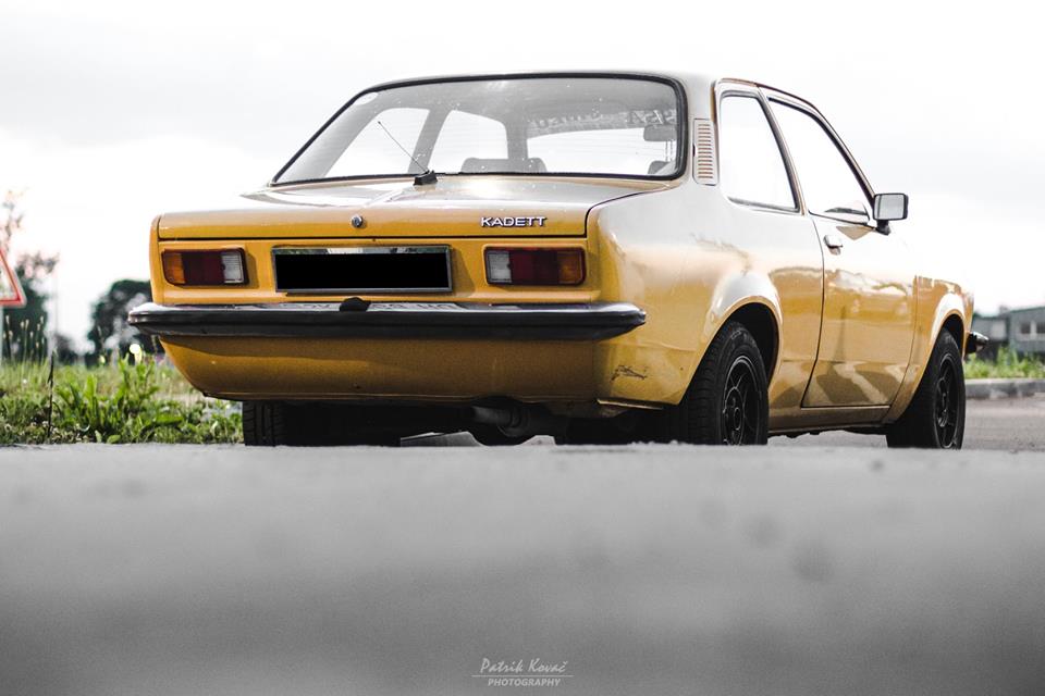 37970987_865669346972335_4834054024577679360_n