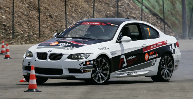 BMW-320si Racing School (2006)