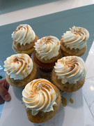 Custom-cakes-delivery