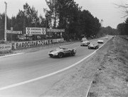 24 HEURES DU MANS YEAR BY YEAR PART ONE 1923-1969 - Page 46 59lm24-Cooper-T-49-Monaco-Mk-I-Jim-Russell-Bruce-Mc-Laren-21
