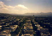 فیلمها و برنامه های تلویزیونی روی طاقچه ذهن کودکی - صفحة 16 Shomale-Tehran-Az-Noghteye-Dide-Borje-Sefid-Foto59-a-1375