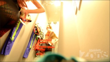 [Image: Voyeur59445100614.jpg]