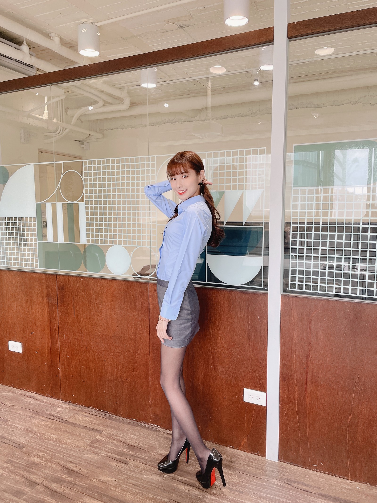 泥泥汝 OL 女郎 B 主题 写真＋视频合集｜高人气职业风作品（350P｜12V｜840MB）插图6