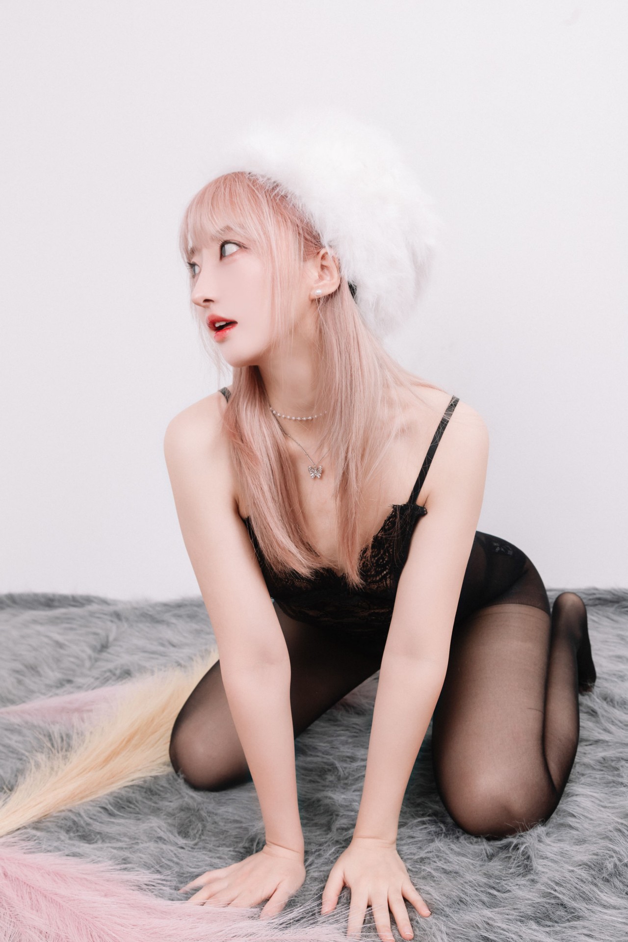 韩国HaNari (하나리)《黑色蕾丝内衣》写真图，柔美与性感的双重享受