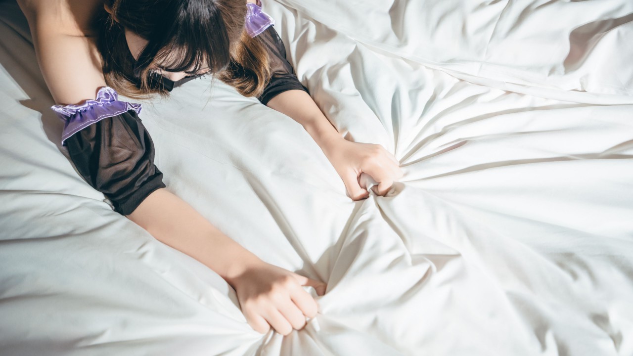 茶籽ccz COS《叛逆の魅魔》写真，隐若现的身体曲线插图8