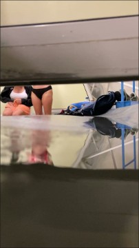 [Image: Voyeur24745095437.jpg]