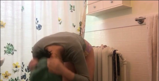 [Image: Voyeur10425120350.jpg]