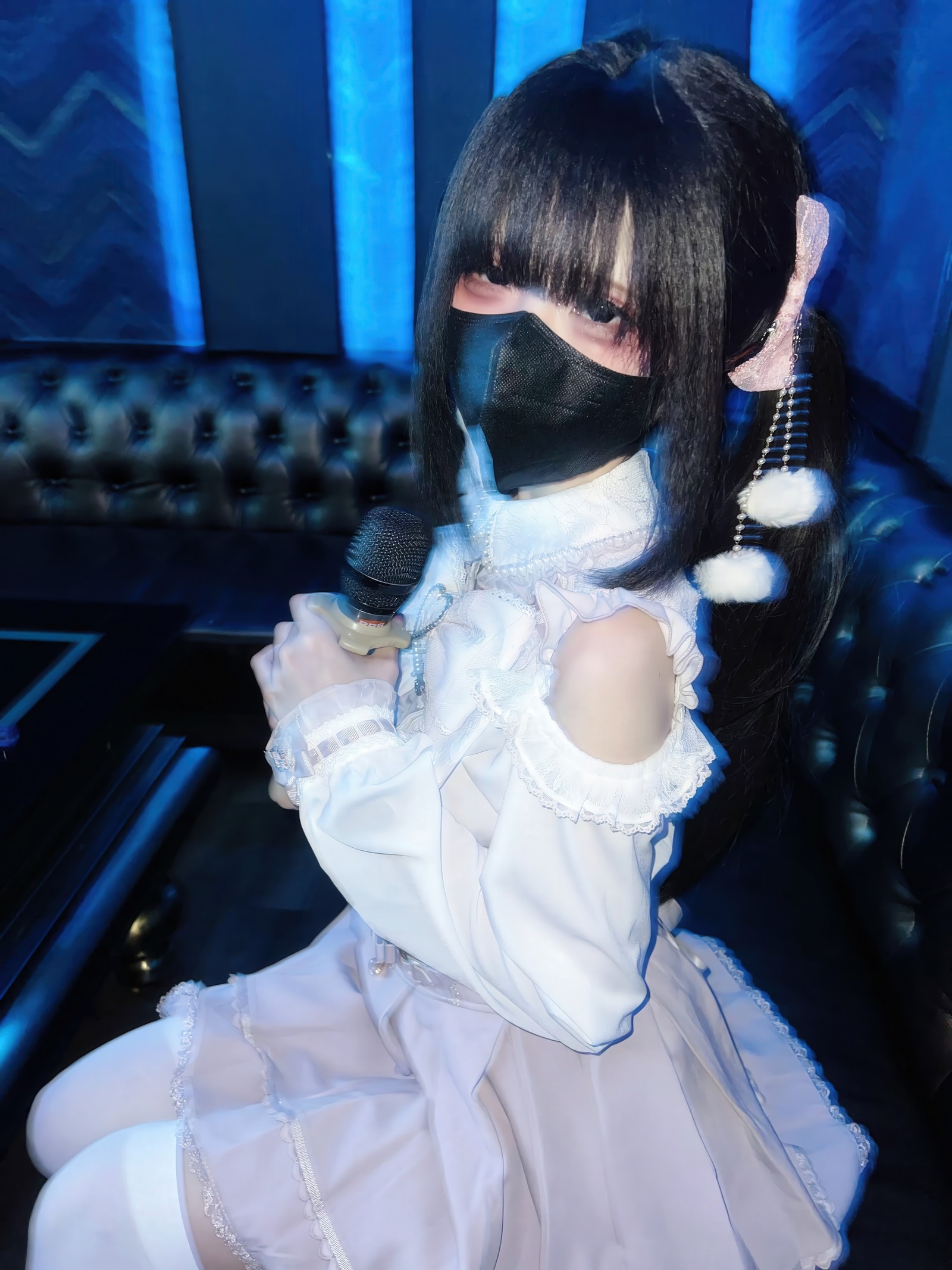 纸悦Etsu_ko《地雷系女子 KTV 约会》主题写真｜氛围感私房套图[44P-438.8M]