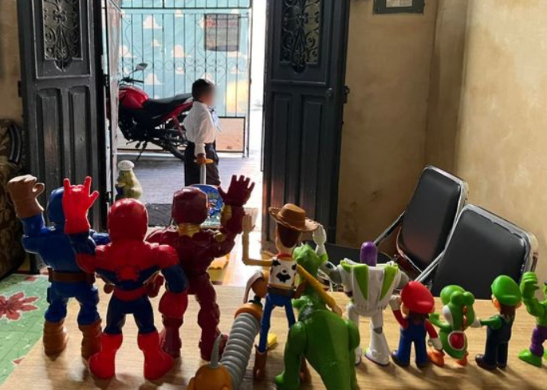 Así despiden en casa a un niño que va a tener su primer día de escuela