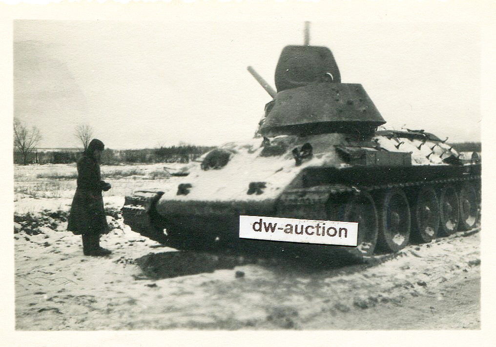 Rußland , zerstörter russischer Panzer (2)