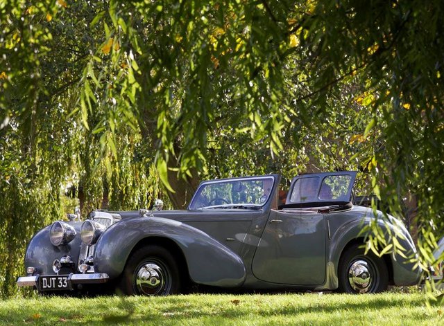 grey-vintage-car-jpg-original.jpg