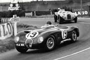 24 HEURES DU MANS YEAR BY YEAR PART ONE 1923-1969 - Page 30 53lm19-Jag-XK120-C-PWithehead-IStewart-3