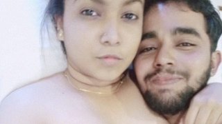 Short and seductive nude MMS video of two Indian lovers