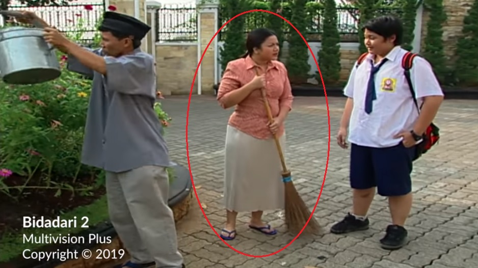 Barbie Kumalasari saat berperan sebagai Mpok Ijah