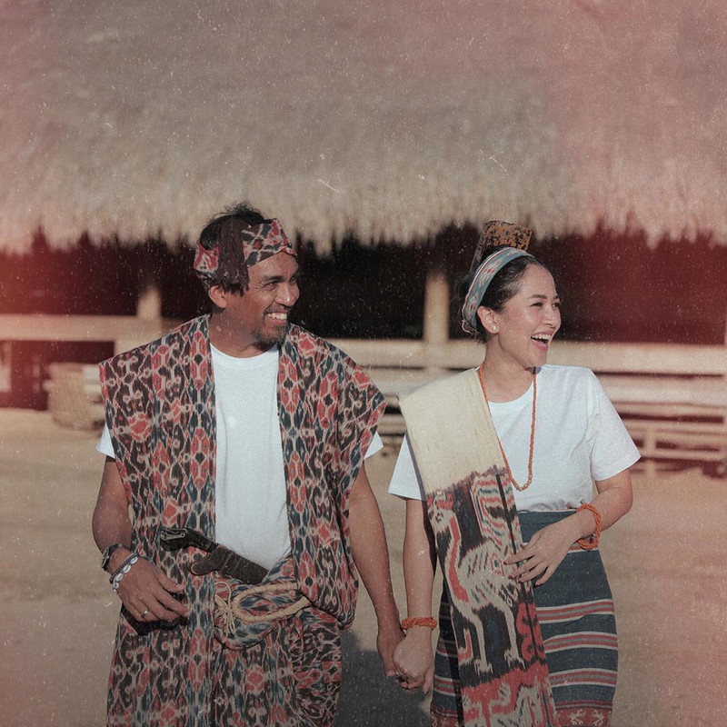 Tanpa banyak gembar-gembor, 5 seleb ini ikat janji suci dengan kekasih