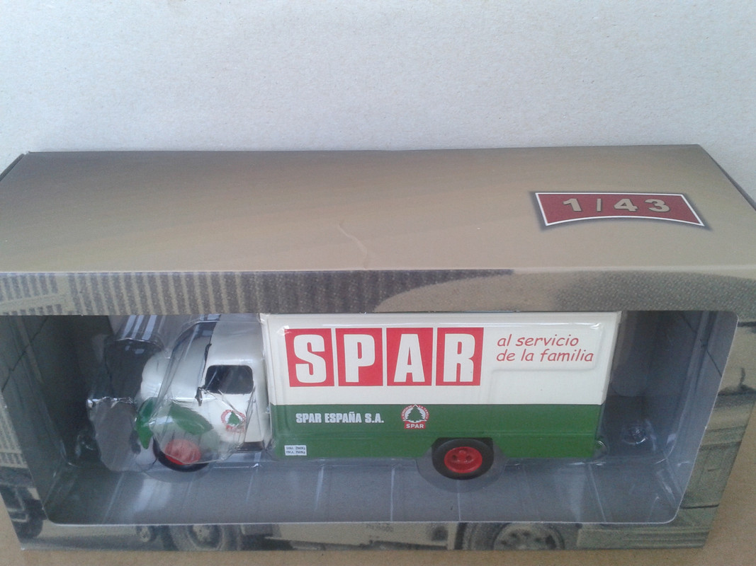 1962 Ebro EB-45 “Spar” (Ixo - nº 30 Camiones de Antaño) (1)