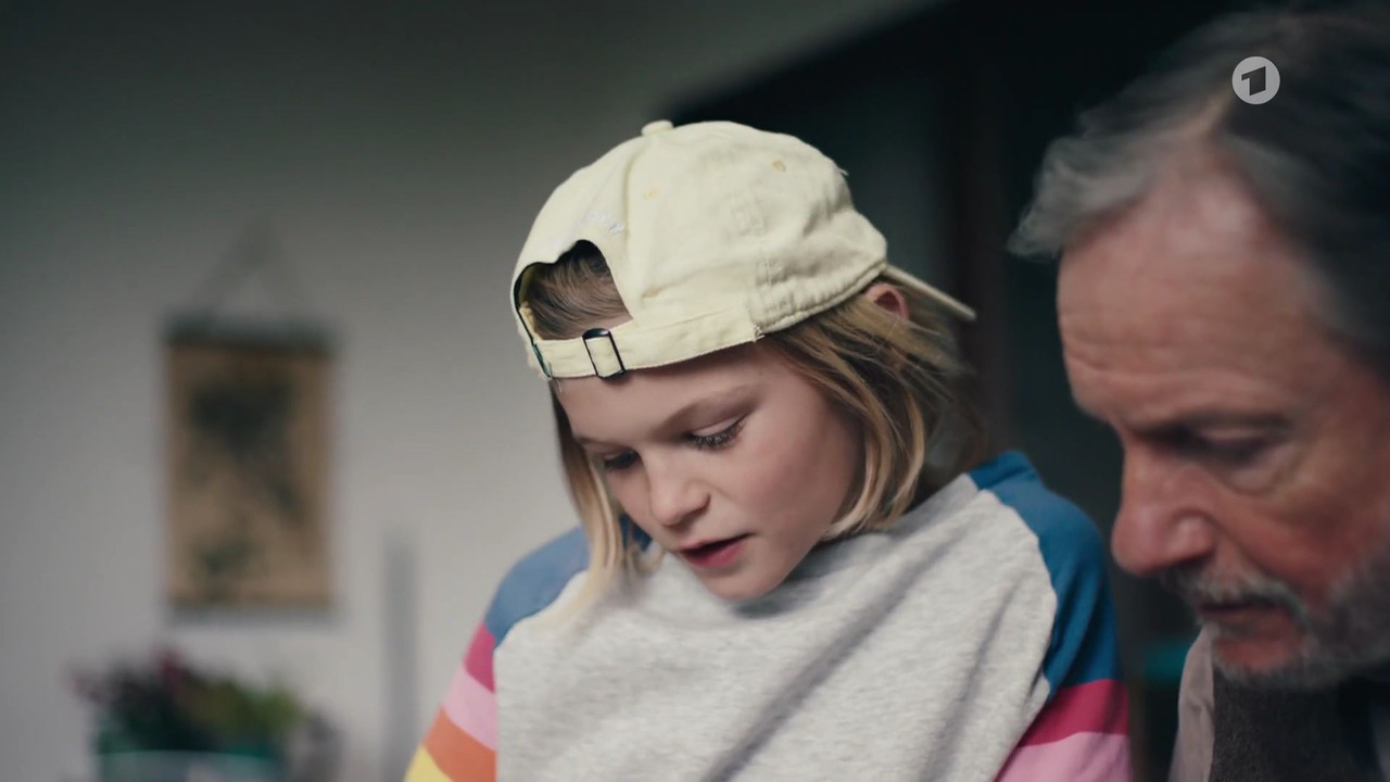 Einfach Nina (2022)_00_03_38_00_14