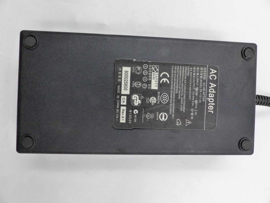 AC ADAPTER PA-1151-08 INPUT: 100-240V OUTPUT:19V