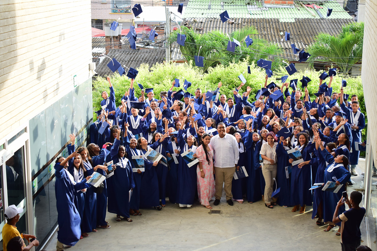 Ceremonia de graduación de estudiantes INTEBTES