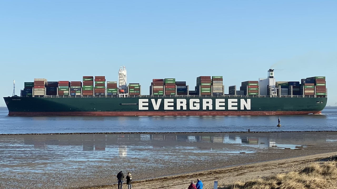 CB861A6B-8EF2-4C45-9C84-E0E75334AF1C