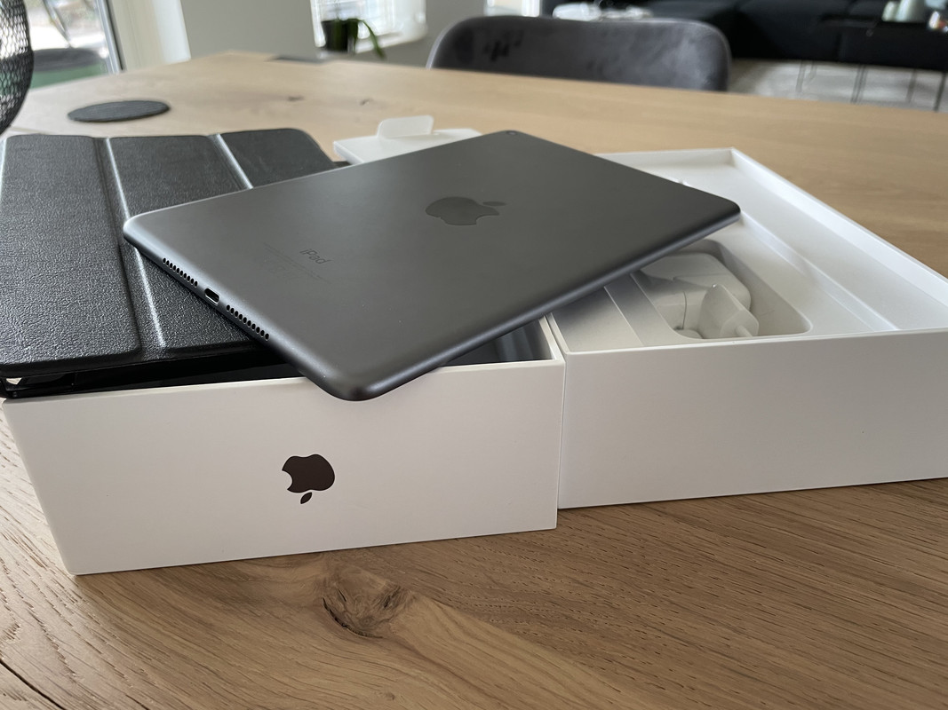 F02DED73-C602-4073-82B4-971BDDBB3A92