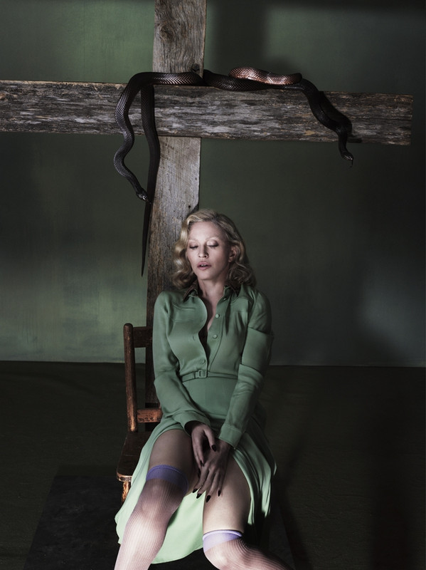http://www.madonnarama.com/artworks/posts/20141201-pictures-madonna-interview-magazine-alas-piggott-spread-15.jpg