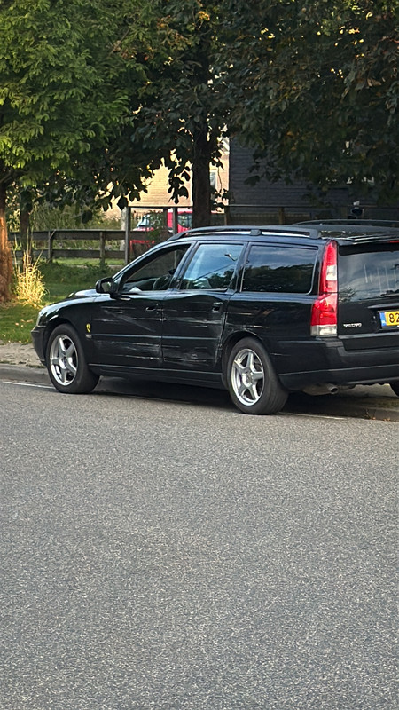 BF5E84FF-090C-4723-8FEB-50009EC4575D