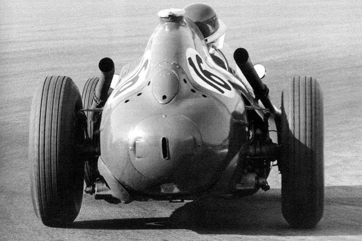 8319D661-C80A-439A-ADA5-BDF4511F5A5D