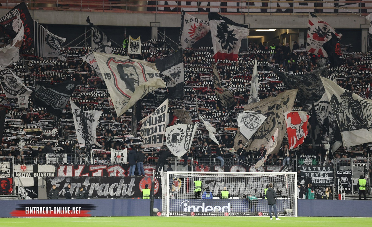 22-23-eintracht-frankfurt-sv-werder-bremen-006.JPG-nggid045736-ngg0dyn-1500x915x90-00f0w010c010r110f