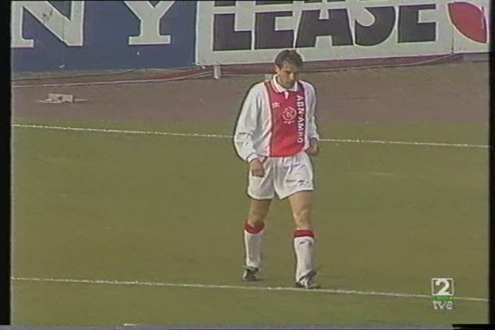 Copa de la UEFA 1991/1992 - Final - Vuelta - Ajax Vs. Torino (480p) (Castellano) 3