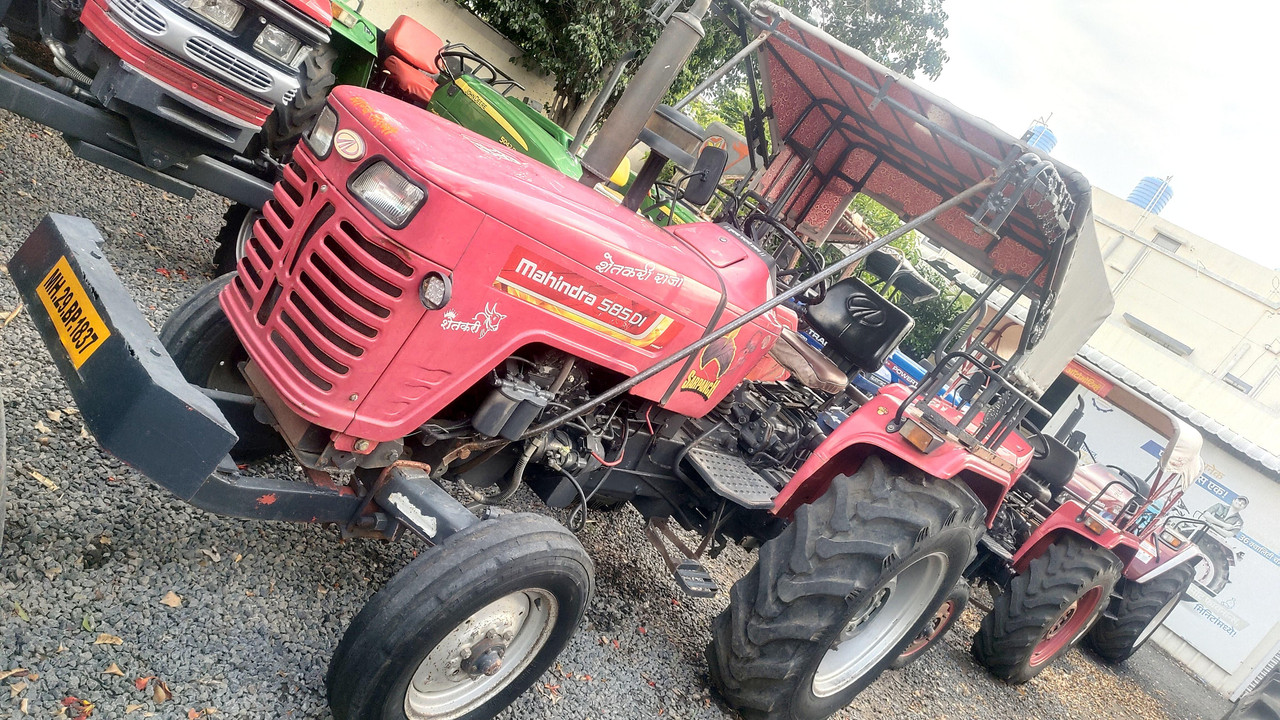 Mahindra 585 DI