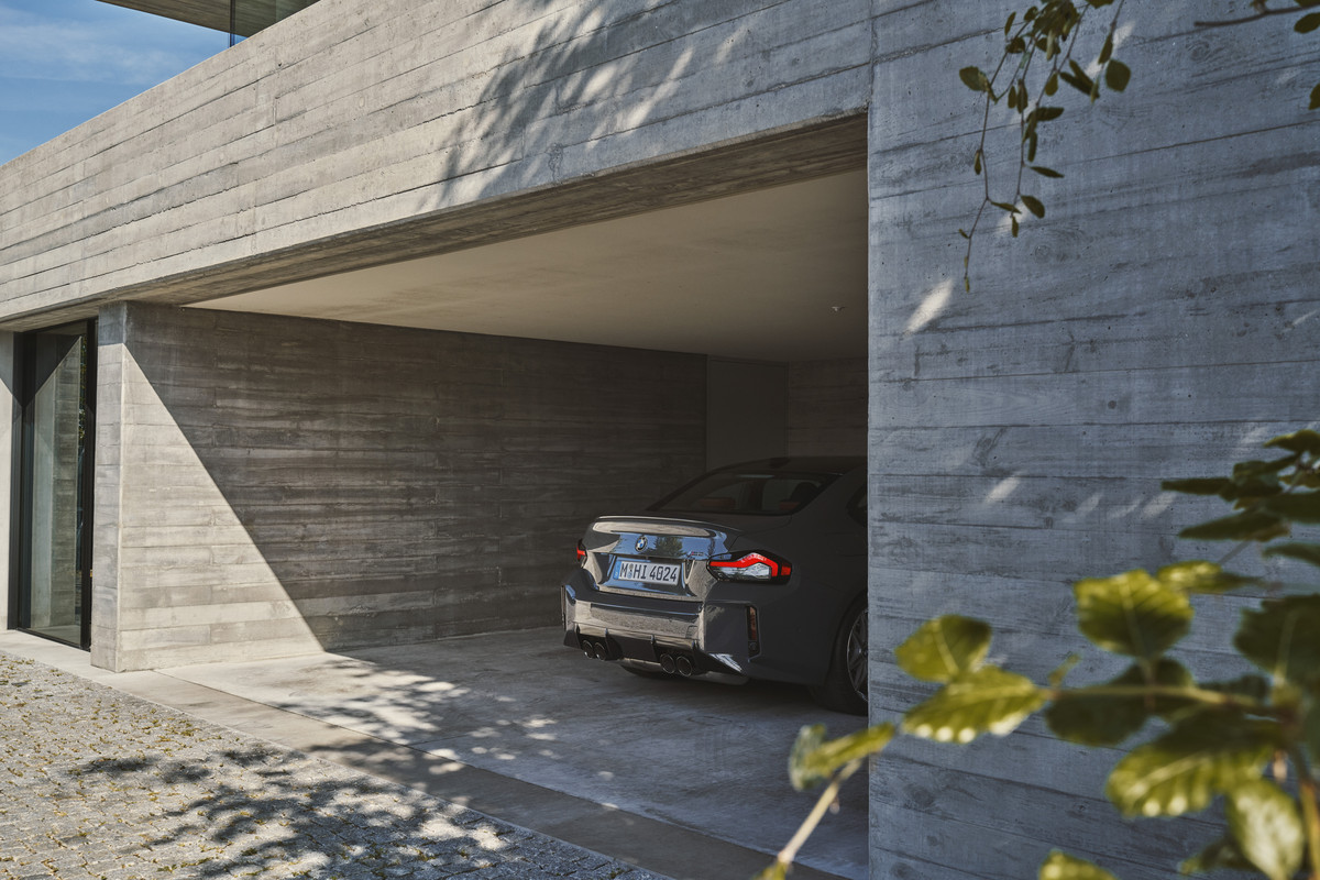 P90553546_highRes_the-new-bmw-m2-06-20