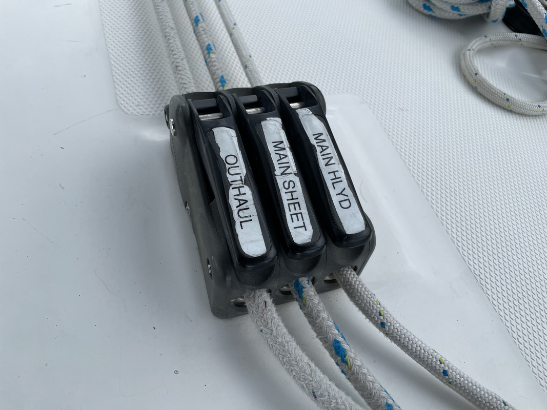 87E33F90-0075-4878-A7A2-A1779CA81D9A