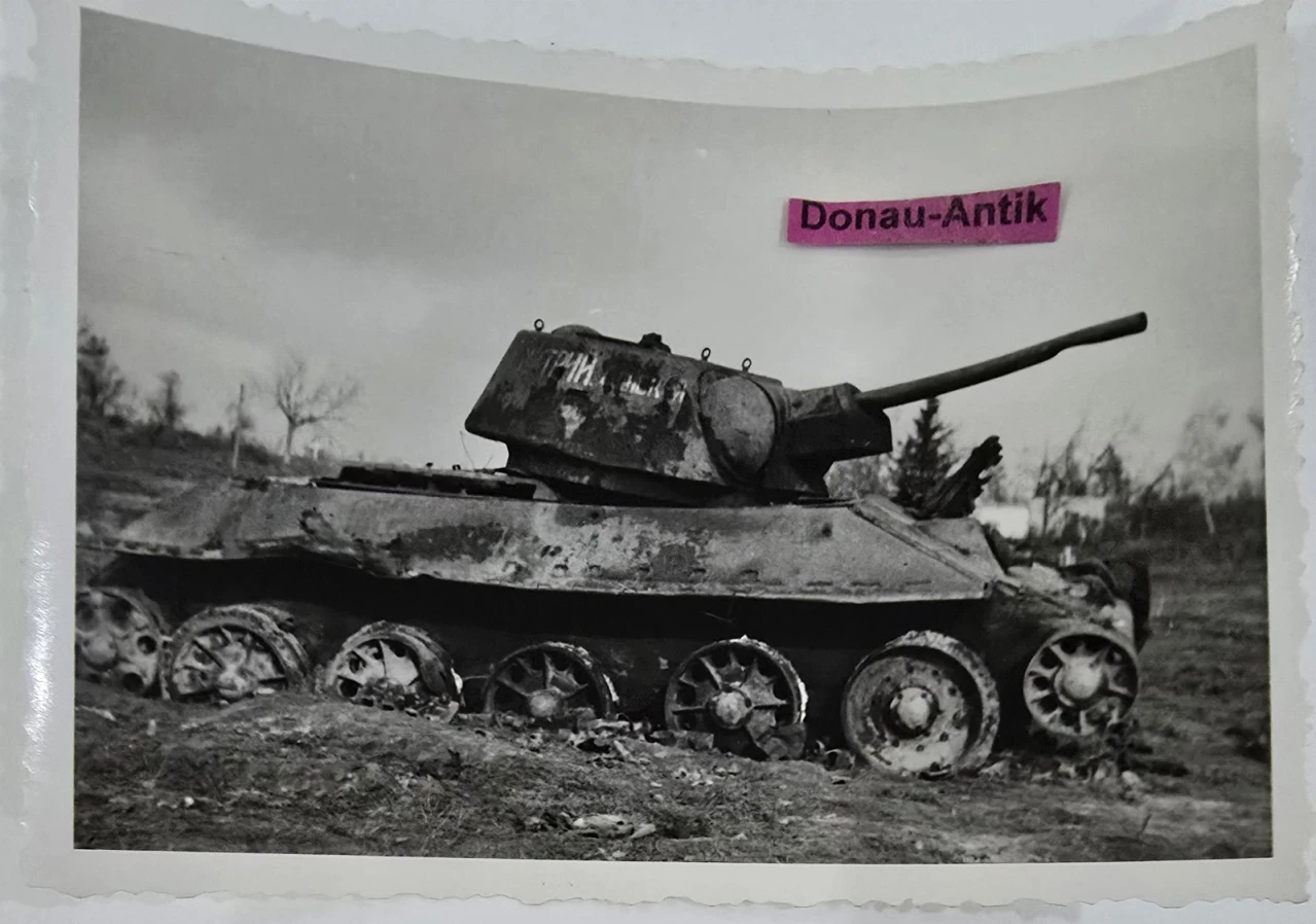 Foto Blizna Polen 1942 Zerstörter Russischer Sowjetischer Panzer T 34 Kennung