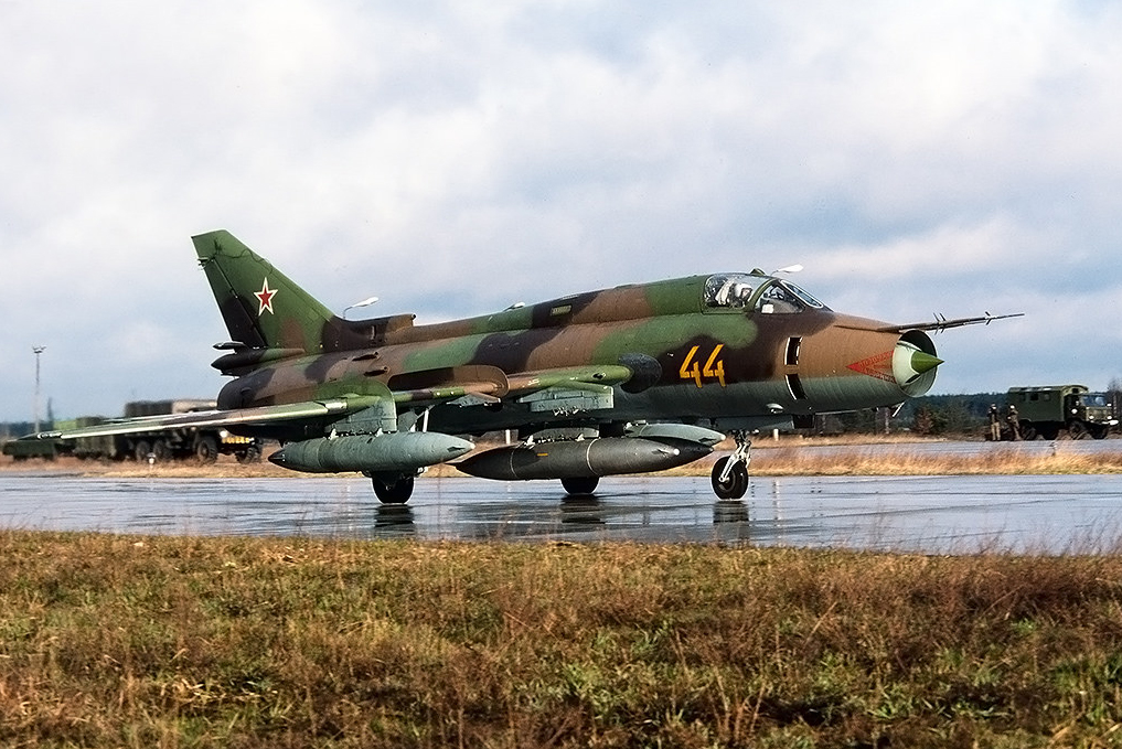 20 GvAPIB Su-17M4 44 yellow_15205 (4)