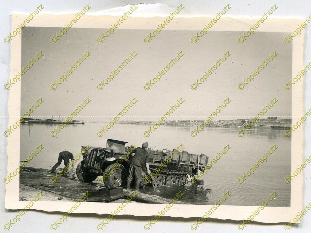 Foto, Wehrmacht, Sdkfz, Halbkette, Wagenwäsche im Fluss, Russlan