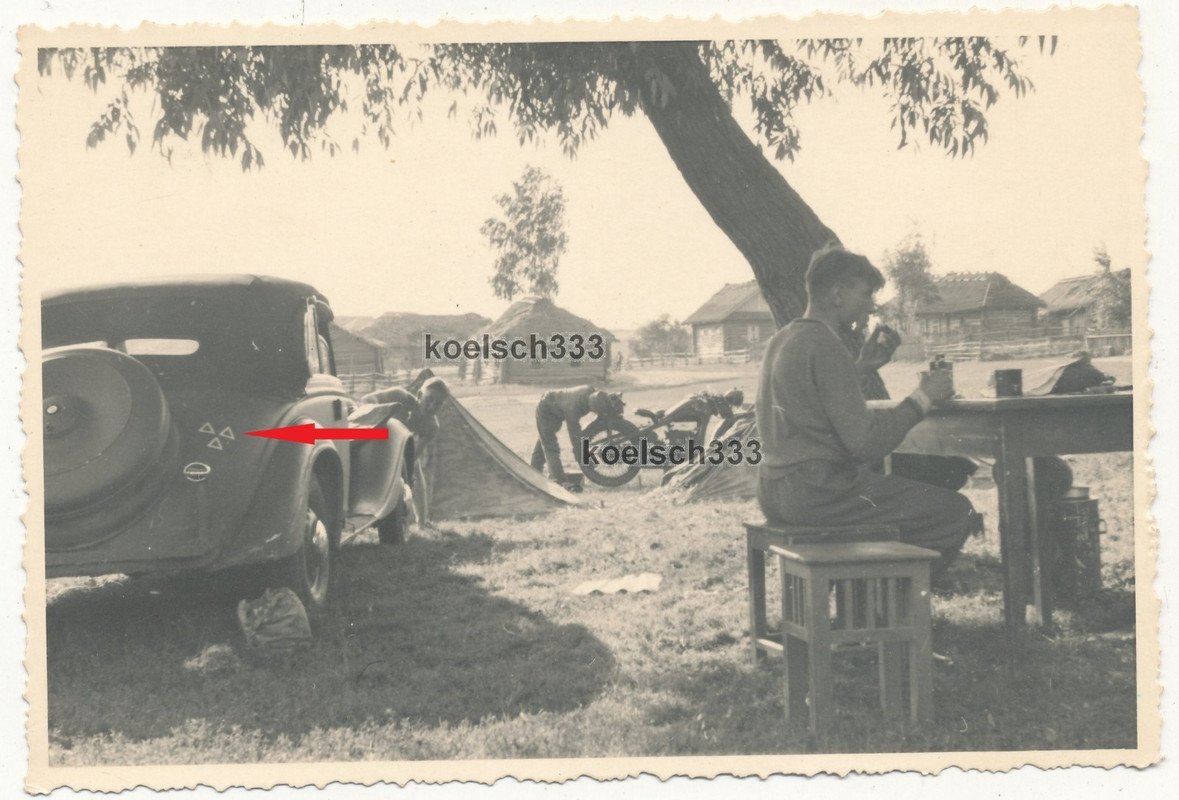 Foto PKW der Wehrmacht mit Kennung der 197. Infanterie Division in Russland 1941