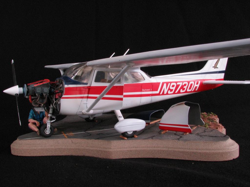 1/20 Nichimo Cessna-172 Skyhawk - Ready for Inspection - Large 