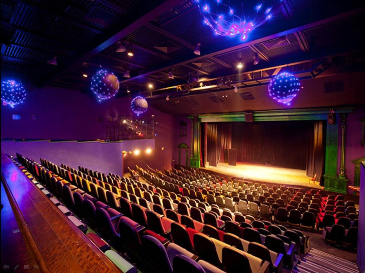 Зал театра Лицедеи