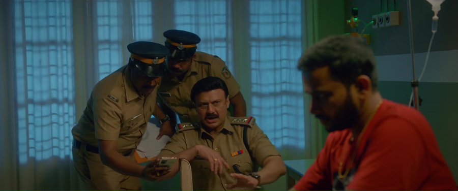 Nunakkuzhi 2024 WebRip [Telugu + Malayalam + Kannada] 480p, 720p ESub Screenshot