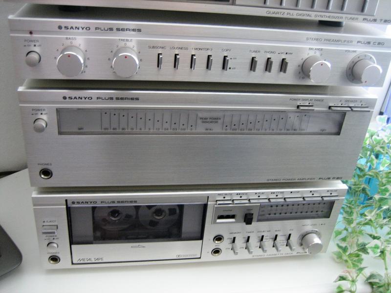 [Bild: SANYO-Plus-20-II-Midi-Anlage-007.jpg]