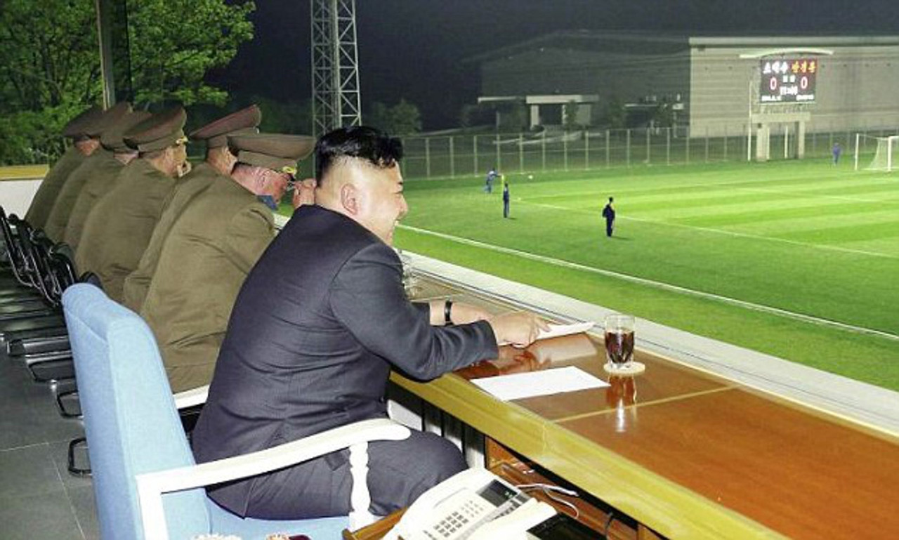 article-0-1DE4AAEA00000578-484_636x382