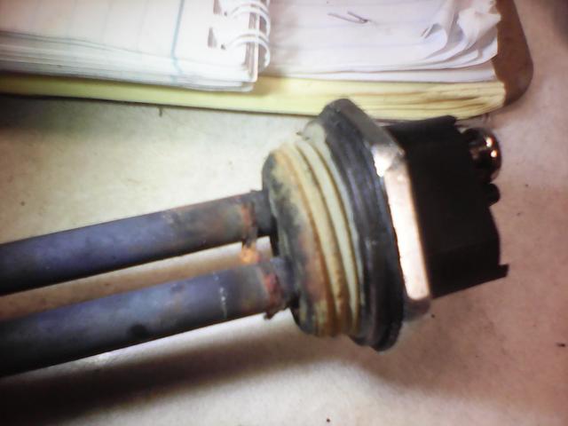 shorted out? water heater element - DoItYourself.com Community Forums