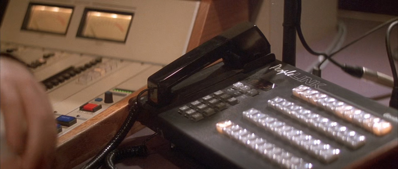 Die Hard with a Vengeance 1995 (1080p x265 10bit Tigole).mkv_sna